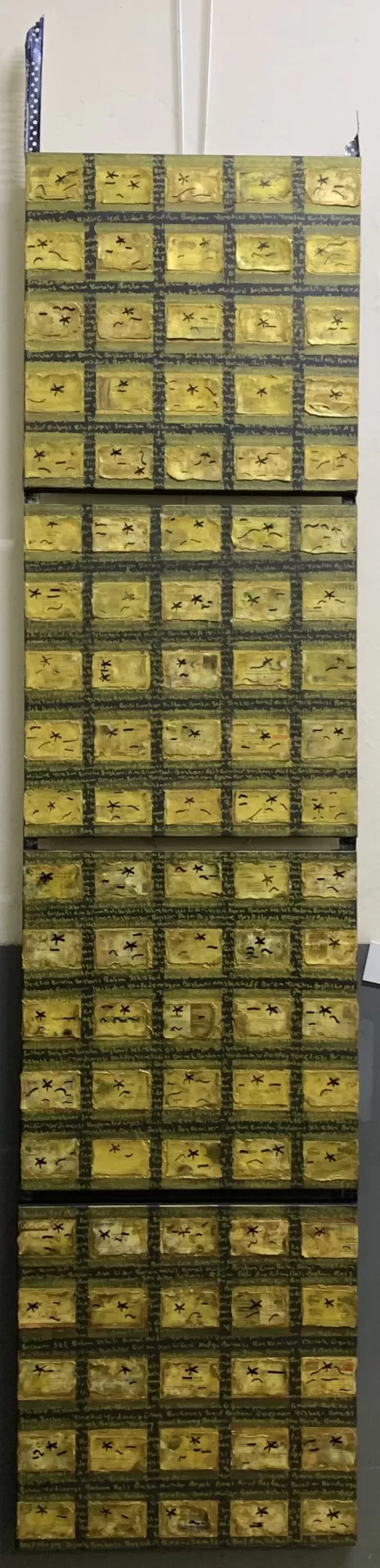 İktidar__50x215cm__Birleştirilmiş_4_Tuval_Üzerine__Toprak_Boya__Akrilik__Isıl_İşlem_görmüş_Kartvizit_Kolaj__Metal_Köşe_Profili_Karışık_Teknik__2024.jpg
